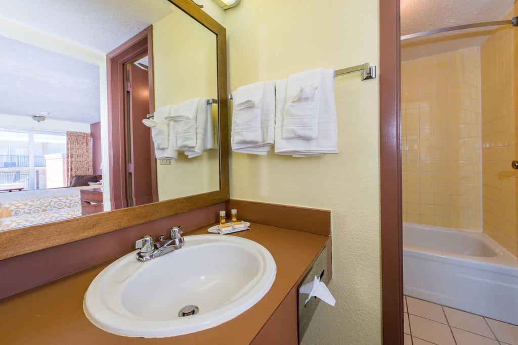 Fairbridge Inn Express Frankfort Bagian luar foto